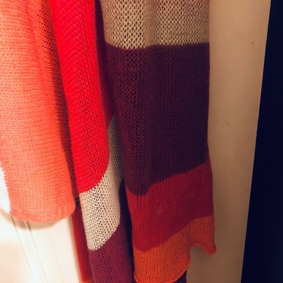 Tommy Bahama size X- Large high low hooded sweater with pockets - Picture 13 of 16